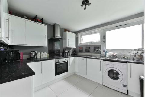 15 Ash Court, Epsom, KT19 9PU