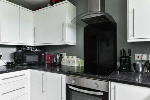15 Ash Court, Epsom, KT19 9PU