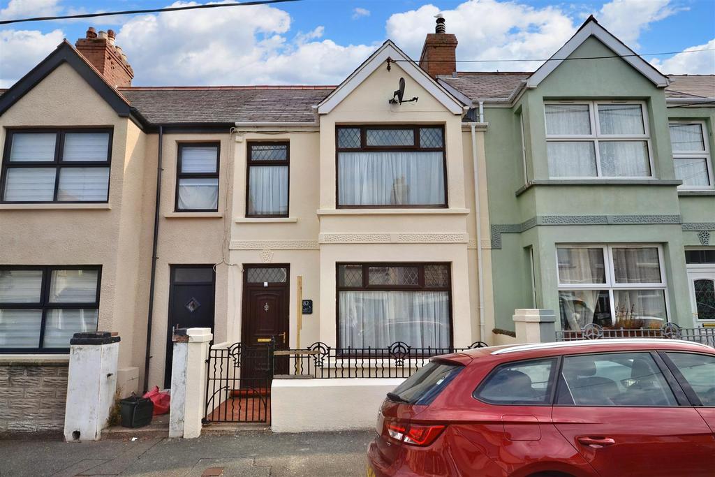 Shakespeare Avenue, Milford Haven 4 bed terraced house £150,000