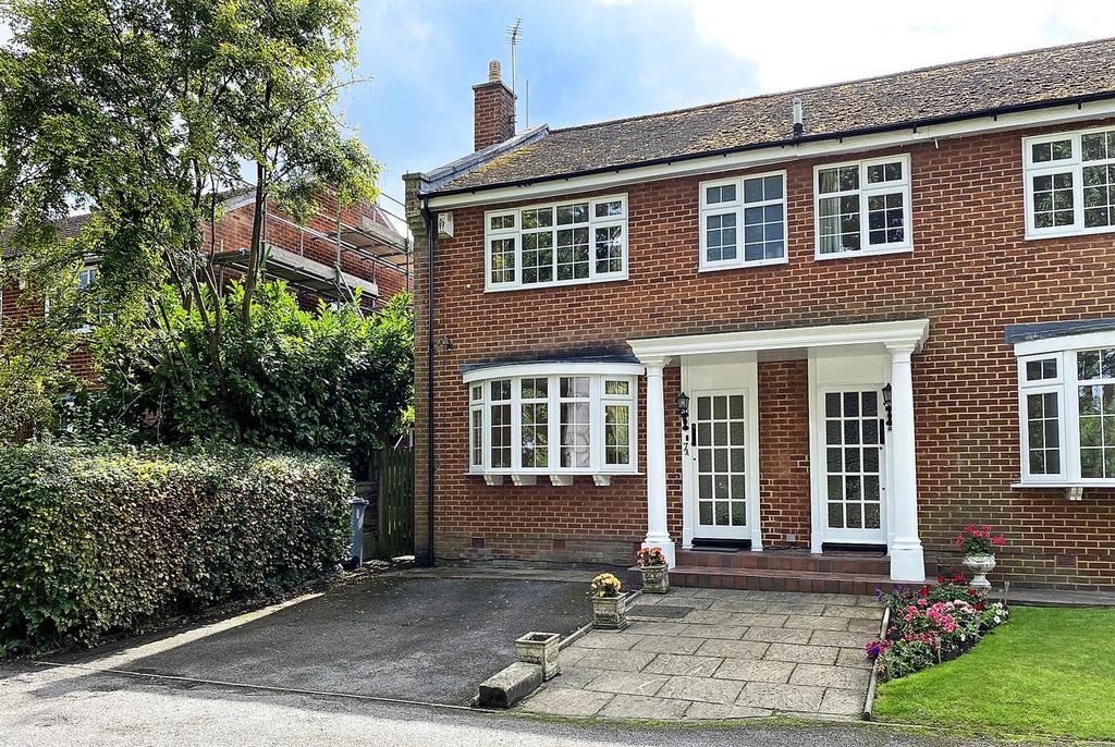 Booth Road, Altrincham 2 bed semidetached house £1,565 pcm (£361 pw)