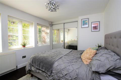 2 bedroom maisonette for sale - Nelson Road, Whitton
