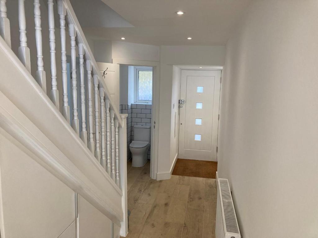 Bennison Drive, Harold Wood, Romford 5 bed house £2,600 pcm (£600 pw)