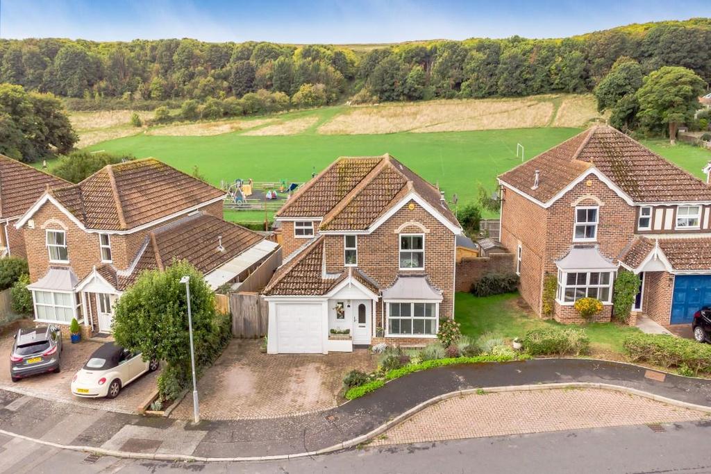 Wilkinson Close, Rottingdean, Brighton 5 bed detached house £850,000