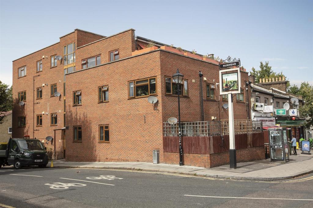 Gibbon Road, Nunhead, SE15 2 bed flat £575,000