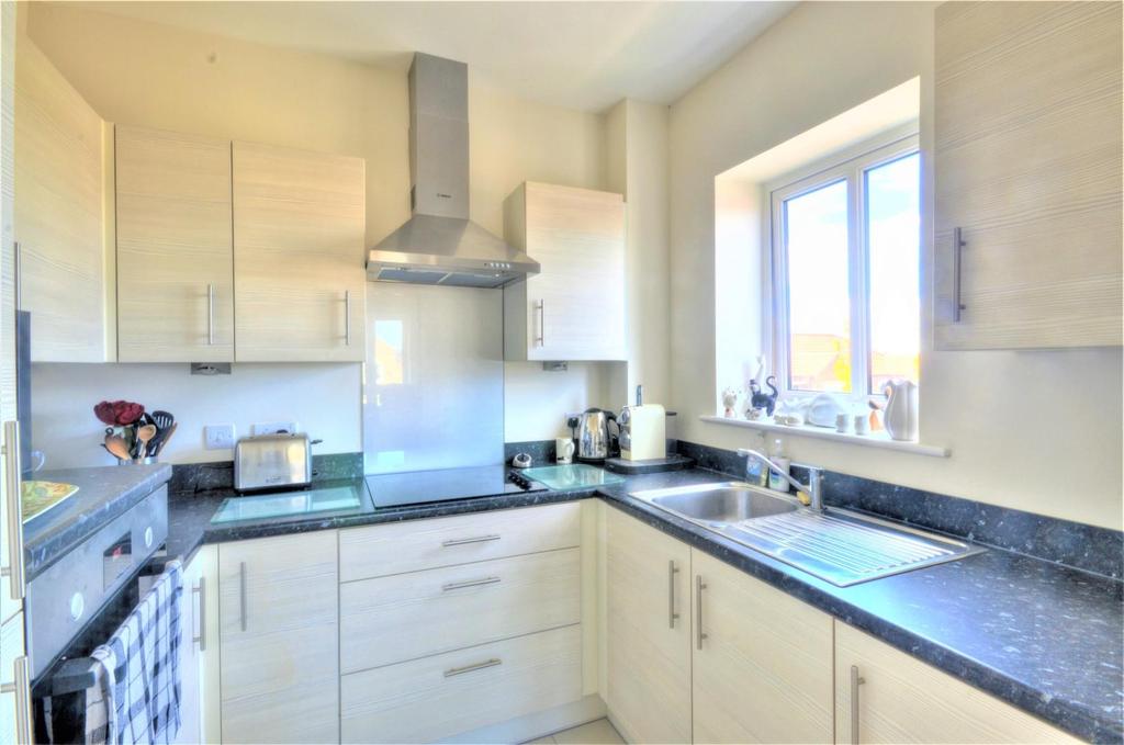 Brigg Court, 22 Chantry Gardens, Filey 2 bed flat for sale £210,000