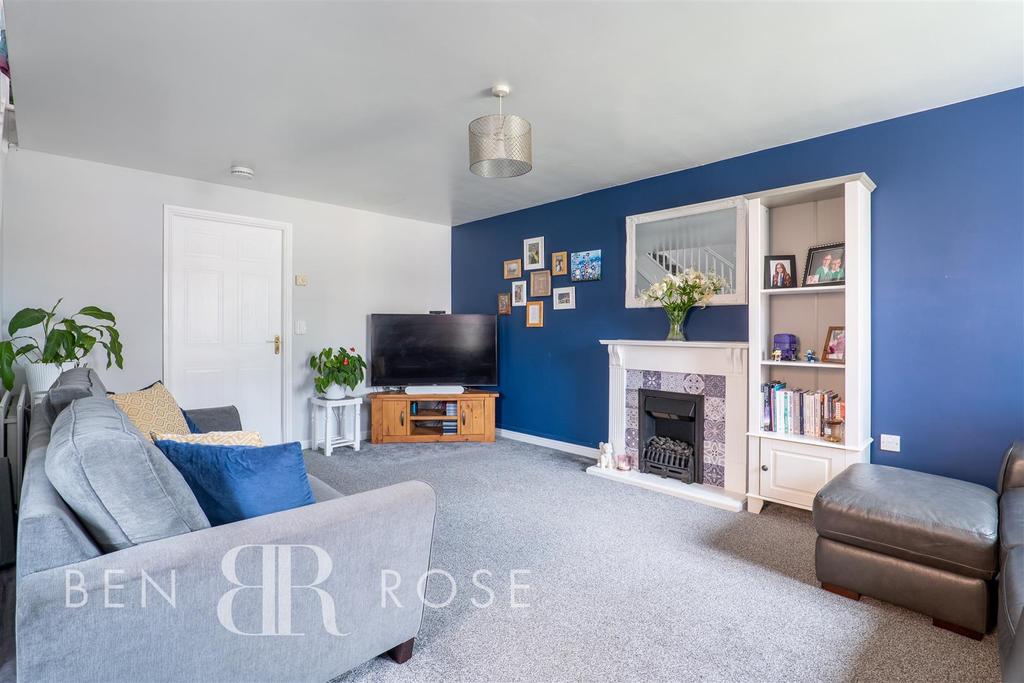 Lomond Close, Euxton, Chorley 3 bed semidetached house £189,995