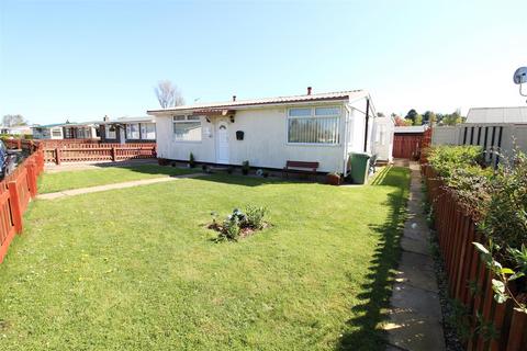 2 bedroom chalet for sale, Main Road, Humberston Fitties, Grimsby, N.E. Lincs, DN36 4HA