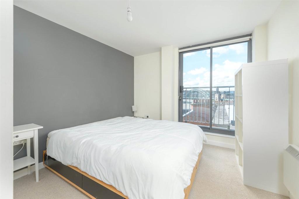 Bedroom 1.jpg
