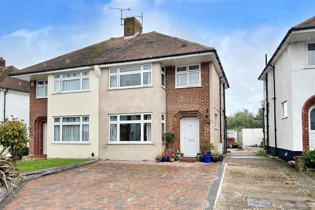 Freeman Avenue, Eastbourne 3 bed semidetached house £400,000