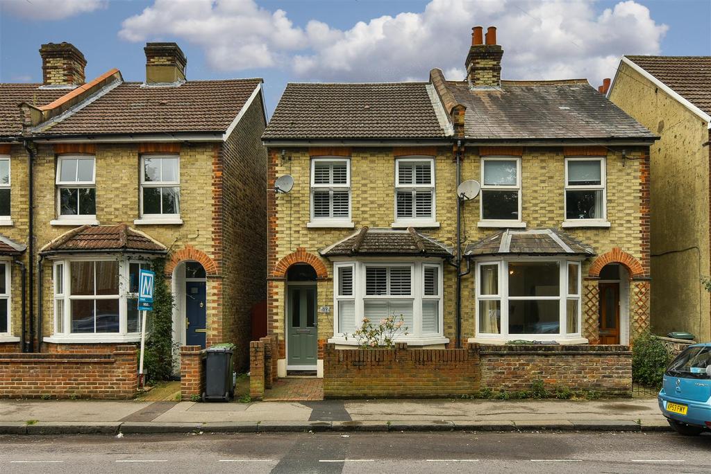 Frenches Road, Redhill 2 bed house £425,000