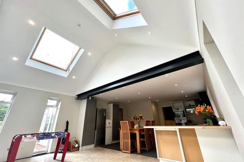 Tanglewood Broad Lane, Heswall, Wirral, CH60 9JY