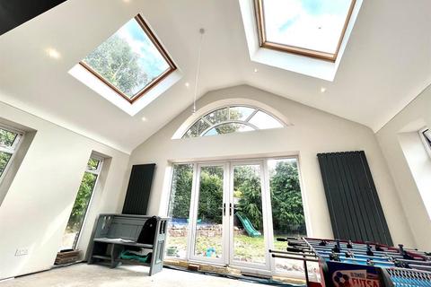 Tanglewood Broad Lane, Heswall, Wirral, CH60 9JY
