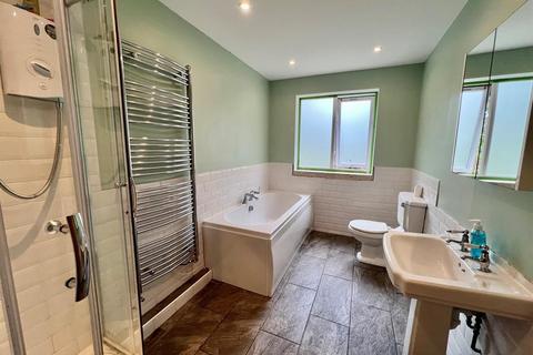 Tanglewood Broad Lane, Heswall, Wirral, CH60 9JY