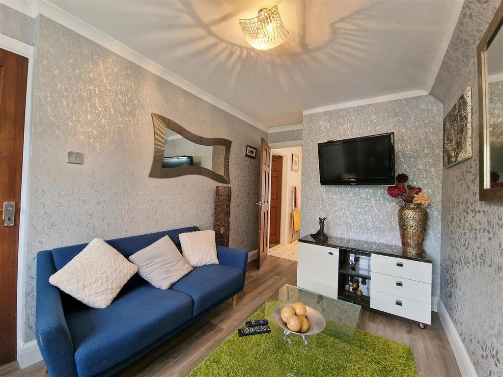 Bedroom 5.jpg