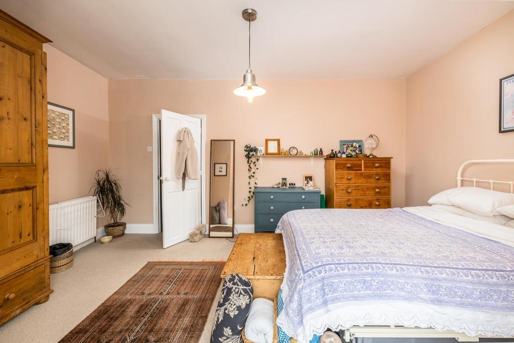 13 Cossham Road 3.jpg