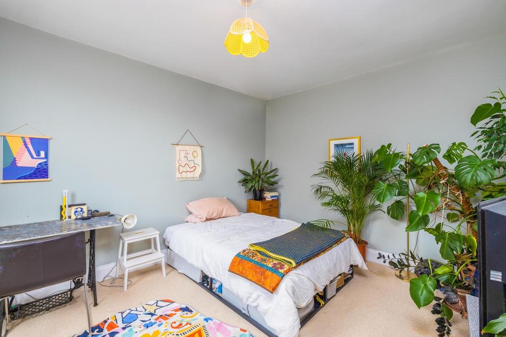 13 Cossham Road 9.jpg