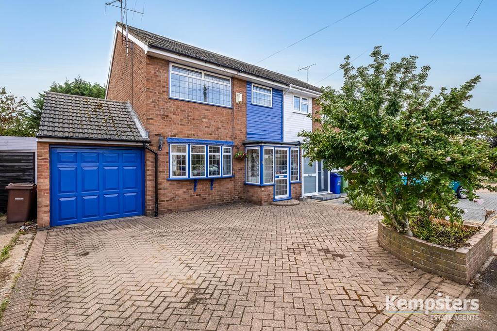 Stenning Avenue, Linford, StanfordLeHope 4 bed semidetached house