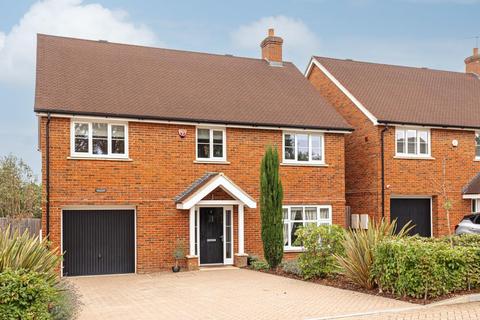 2 Skylark Close, Epsom, KT17 1AR