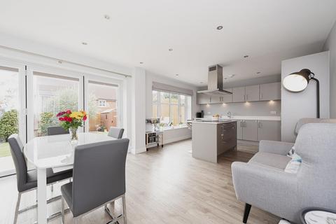 2 Skylark Close, Epsom, KT17 1AR