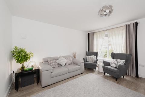 2 Skylark Close, Epsom, KT17 1AR