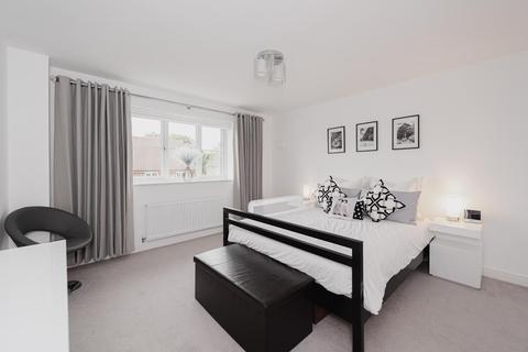 2 Skylark Close, Epsom, KT17 1AR