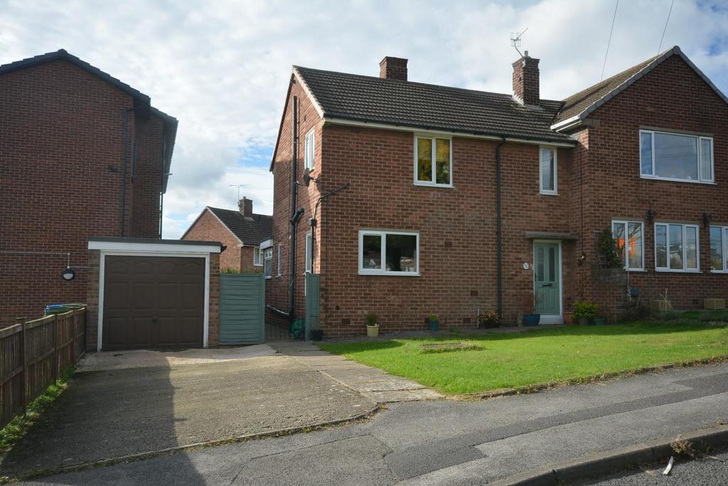 Hollin Close, Newbold, Chesterfield... 3 bed semidetached house £180,000