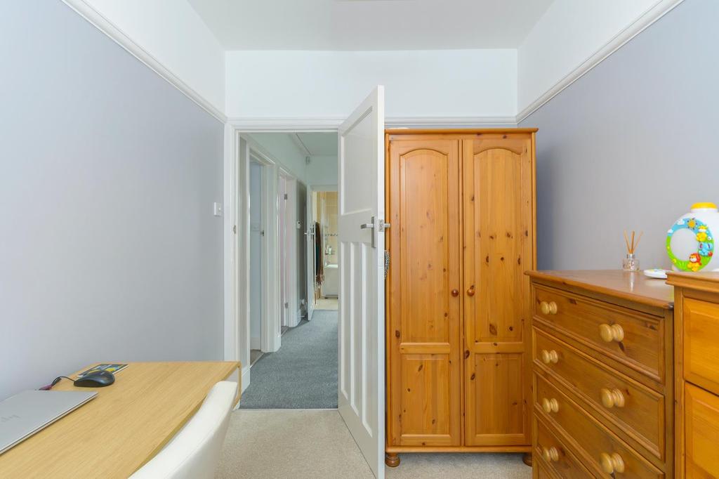 DAORERGYNOC61 - Bedroom J.jpg