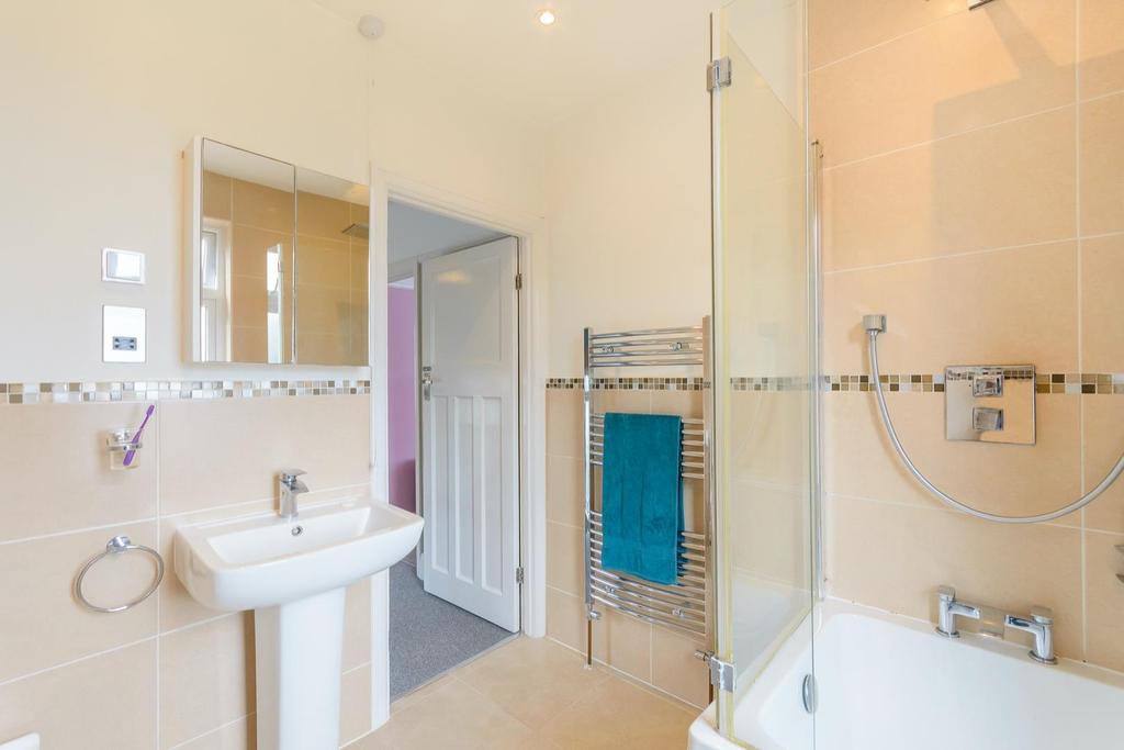 DAORERGYNOC61 - Bathroom C.jpg