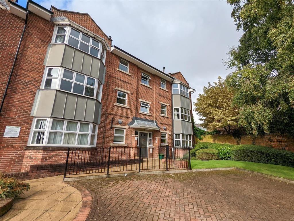 Stanhope Road South, Darlington 2 bed apartment £675 pcm (£156 pw)