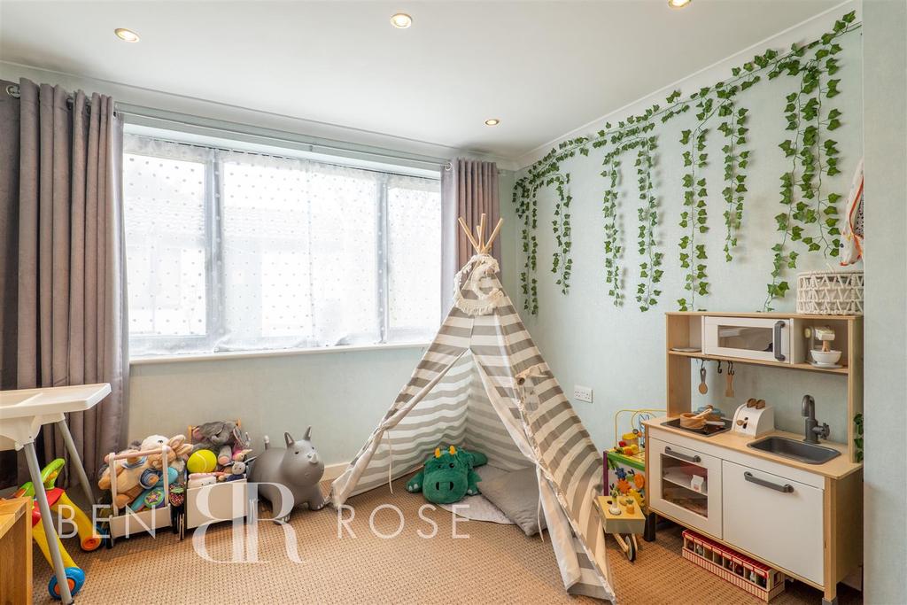 Family/Bedroom