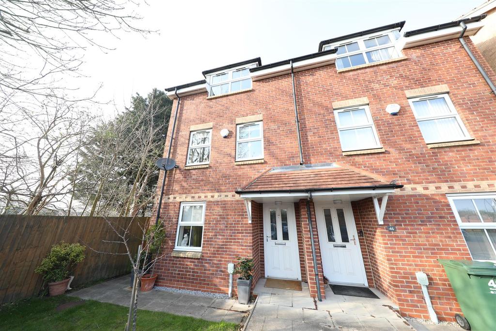 Merchant Way, Cottingham 4 bed semidetached house £220,000