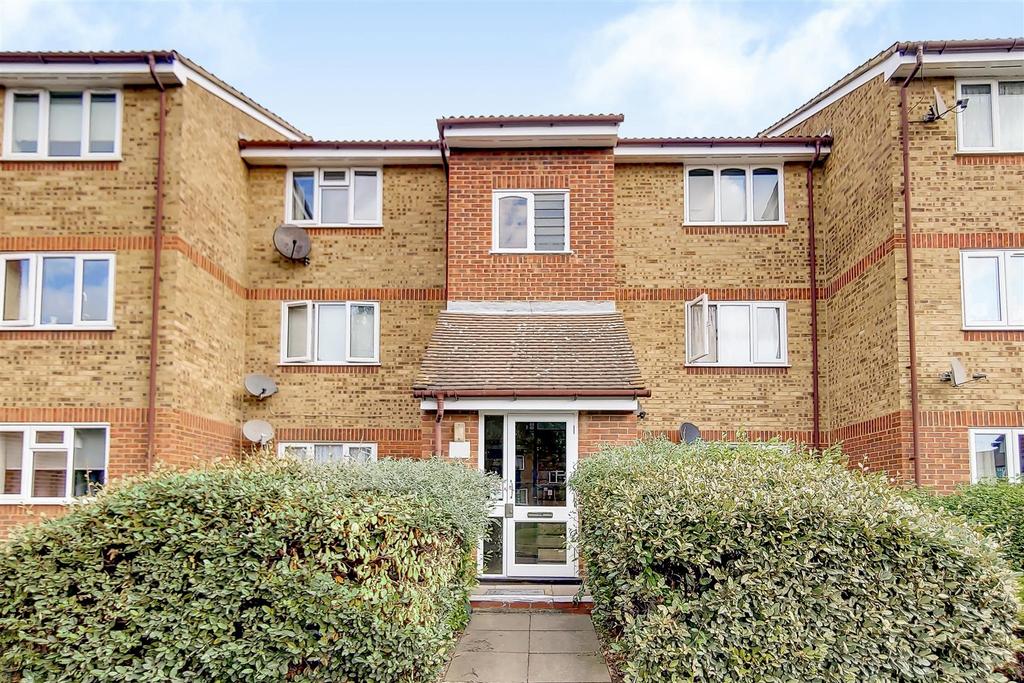 Sovereign House Rainham RM13 1 bed flat £190,000