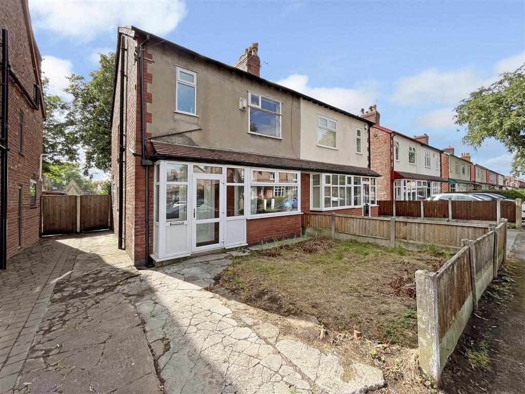 Urban Road, Sale 3 bed semidetached house £350,000