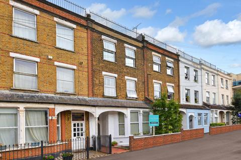 5a Camper Road, Southend-on-sea, SS1 2YR