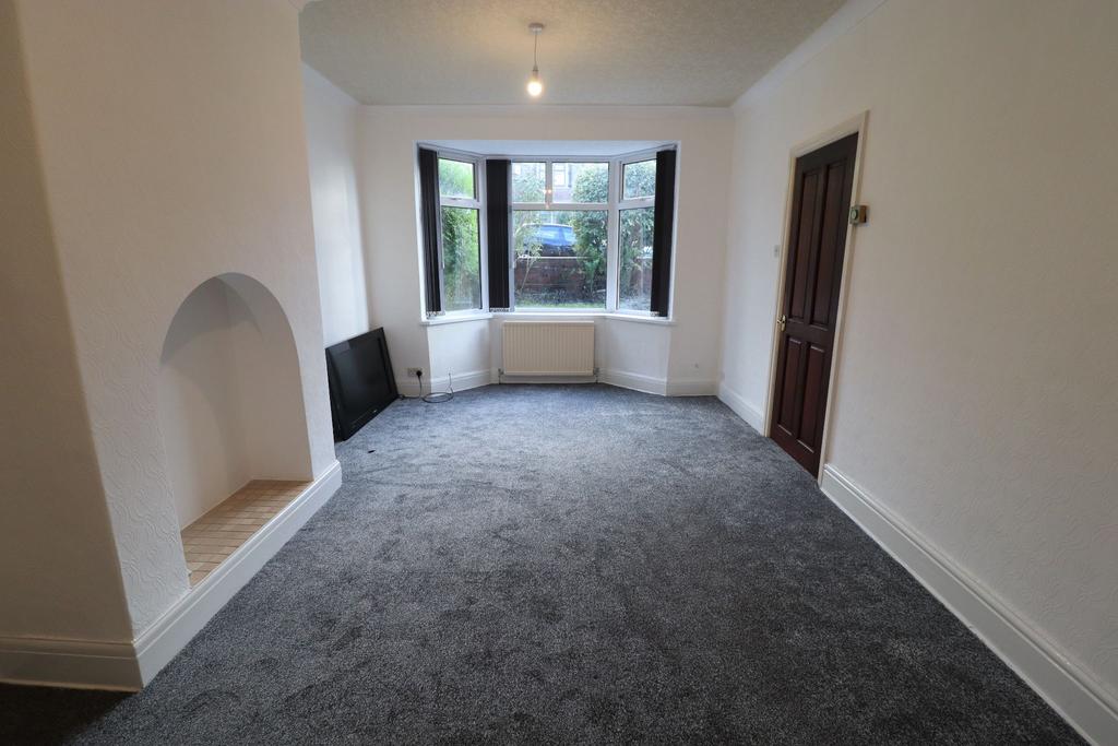 Fecitt Brow, Blackburn, BB1 4 bed semidetached house £750 pcm (£173 pw)