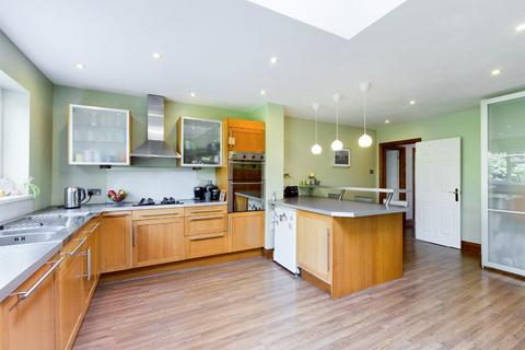40 Upper Selsdon Road, South Croydon, CR2 8DE