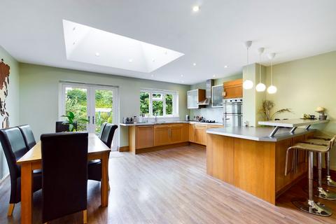 40 Upper Selsdon Road, South Croydon, CR2 8DE