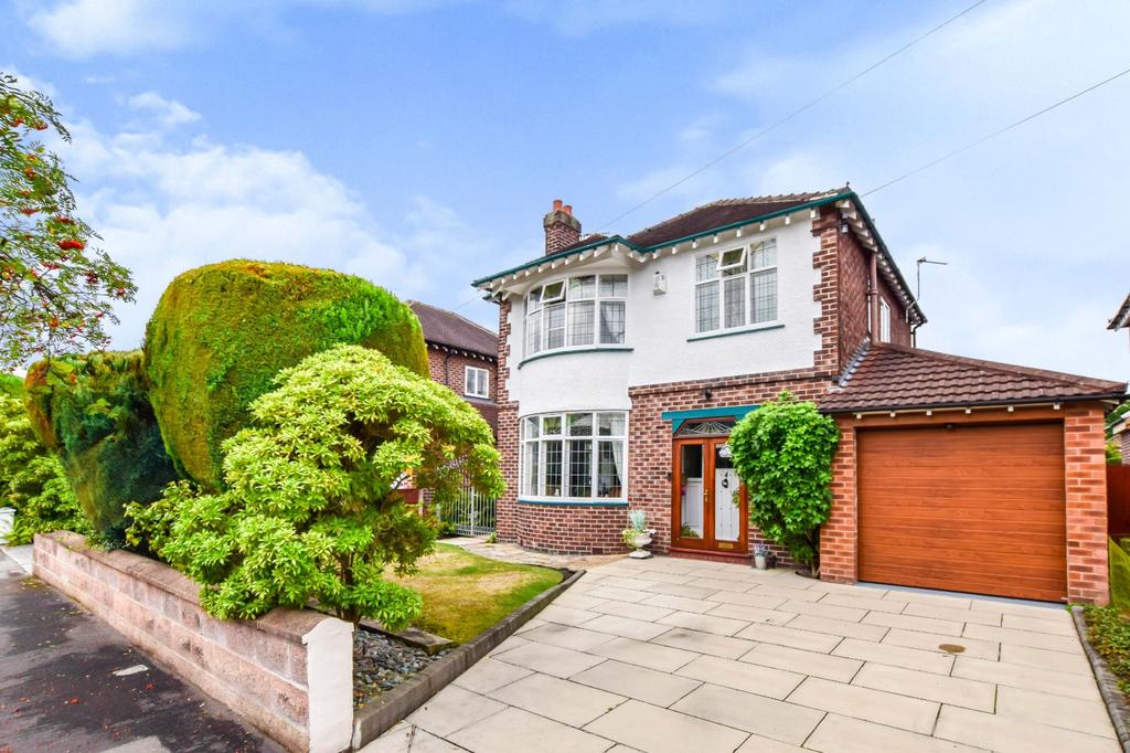 South Meade, Timperley, Altrincham, Cheshire, WA15 3 bed detached house