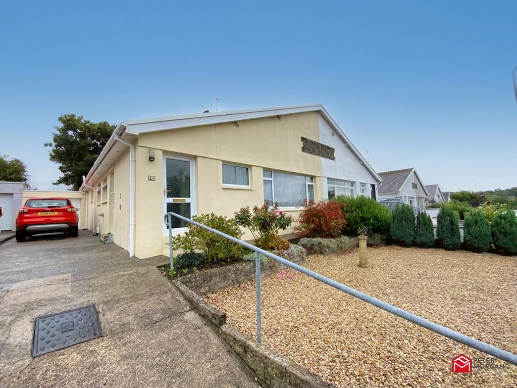 Castle View, Bridgend, Bridgend County. CF31 1HL 3 bed semidetached