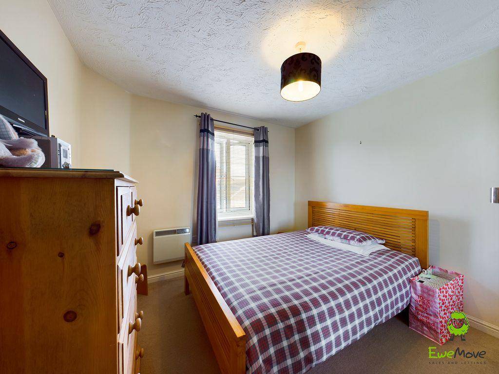 Bedroom 2 (Double)