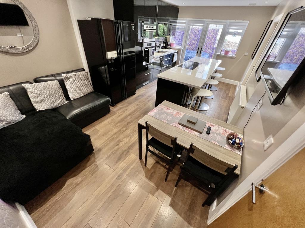 4 Duffield Drive, Largs 3 bed semidetached house £269,995