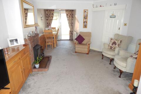 2 bedroom semi-detached bungalow for sale - Mayes Lane, Ramsey CO12