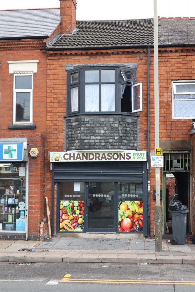 Victoria Road East, Leicester LE5 Shop £750 pcm (£173 pw)