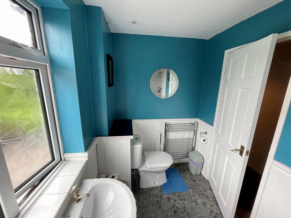 Family bathroom additional