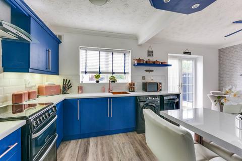 63 Denton Avenue, Westcliff-on-sea, SS0 0LA