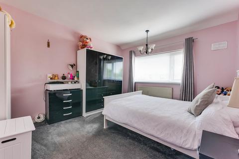 63 Denton Avenue, Westcliff-on-sea, SS0 0LA