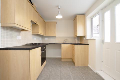 2 bedroom ground floor maisonette to rent, Westland Drive, Lee On The Solent,