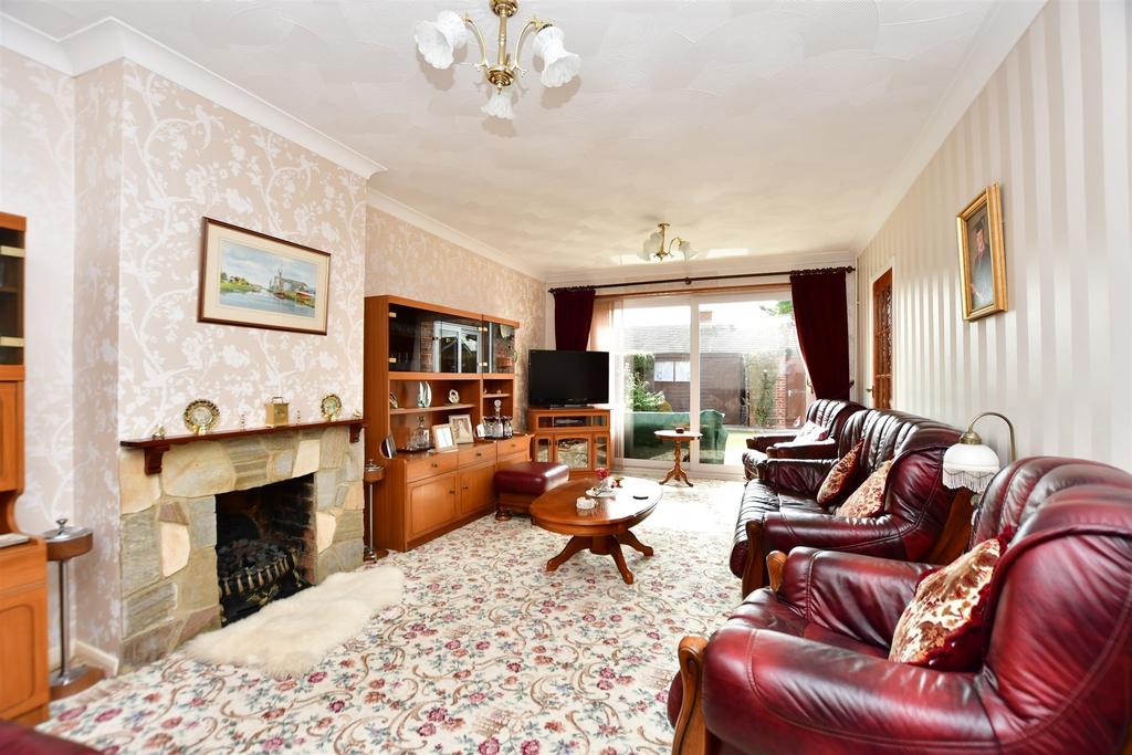 Bysing Wood Road, Faversham, Kent 3 bed detached bungalow £425,000