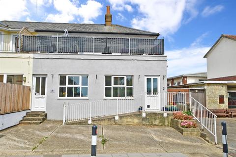 3 bedroom ground floor flat for sale - Beachfield Road, Sandown, Isle of Wight