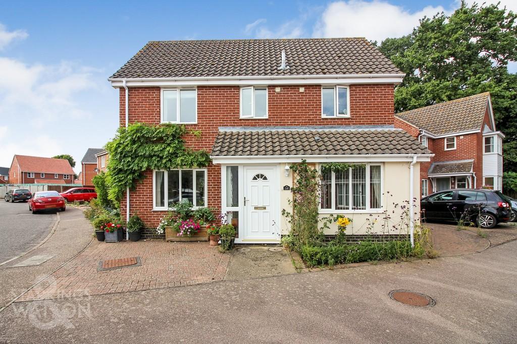 Cranes Meadow, Harleston 3 bed detached house £310,000